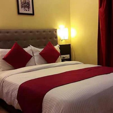 Hotel City Liit Delhi Airport Нью-Дели Экстерьер фото