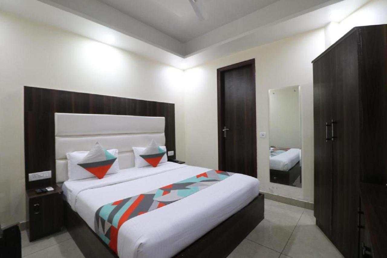 Hotel City Liit Delhi Airport Нью-Дели Экстерьер фото