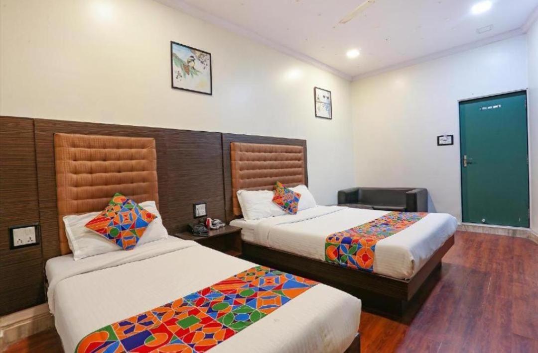 Hotel City Liit Delhi Airport Нью-Дели Экстерьер фото