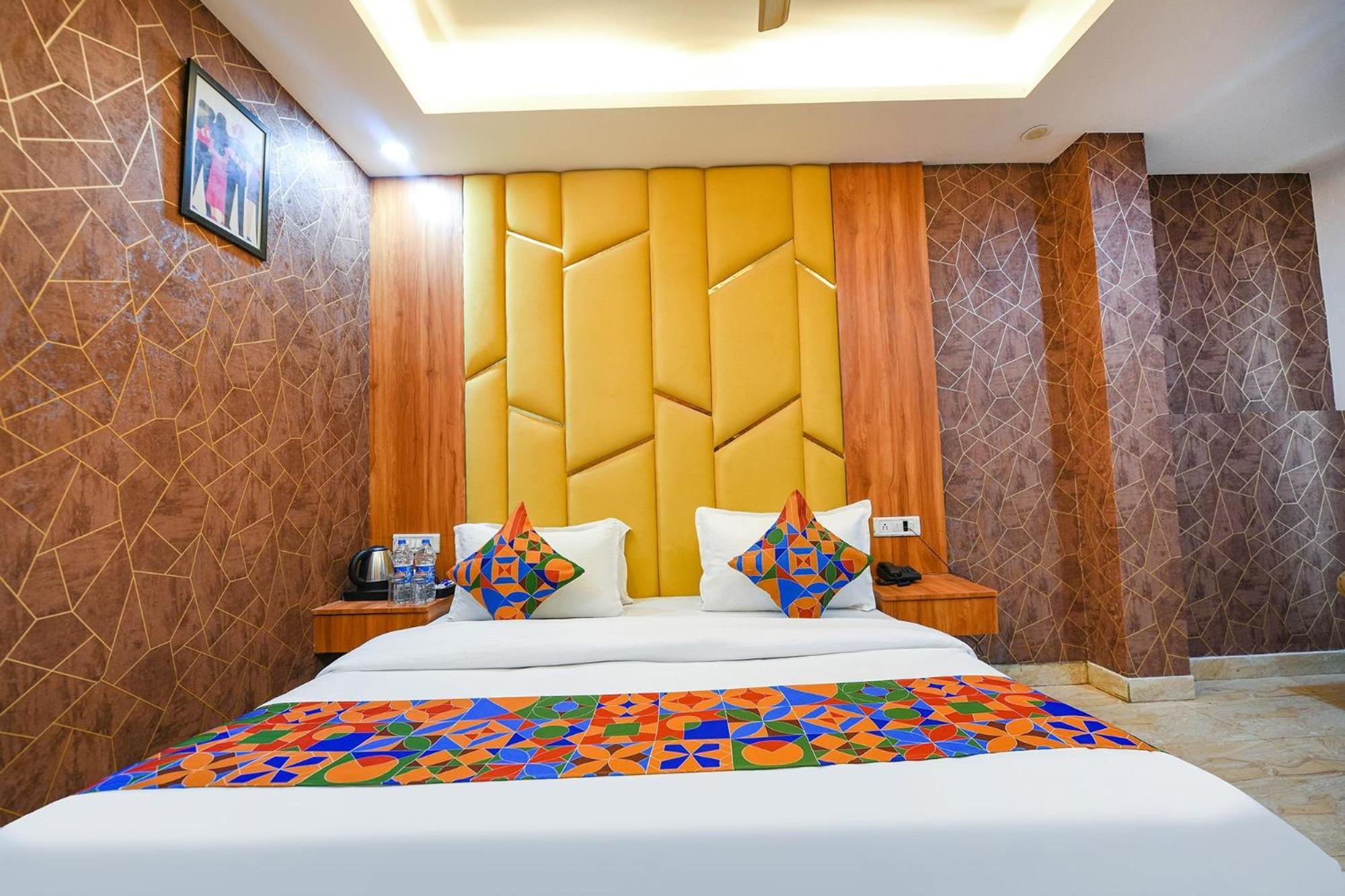 Hotel City Liit Delhi Airport Нью-Дели Экстерьер фото
