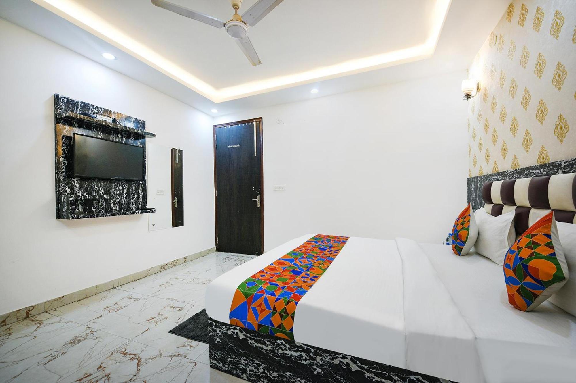 Hotel City Liit Delhi Airport Нью-Дели Экстерьер фото