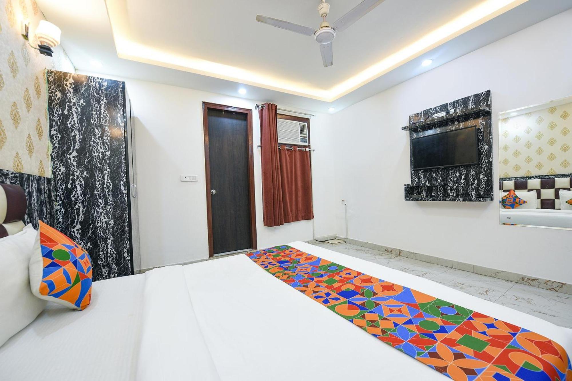 Hotel City Liit Delhi Airport Нью-Дели Экстерьер фото