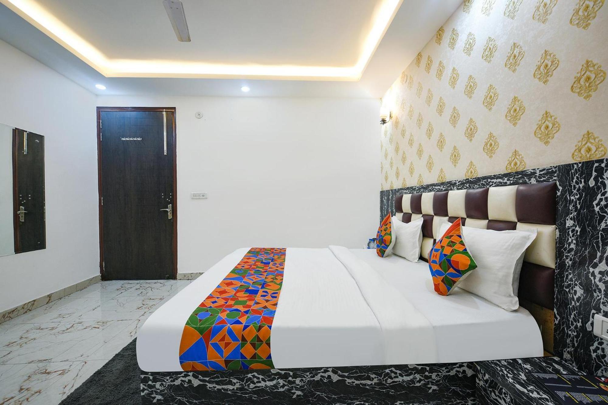 Hotel City Liit Delhi Airport Нью-Дели Экстерьер фото