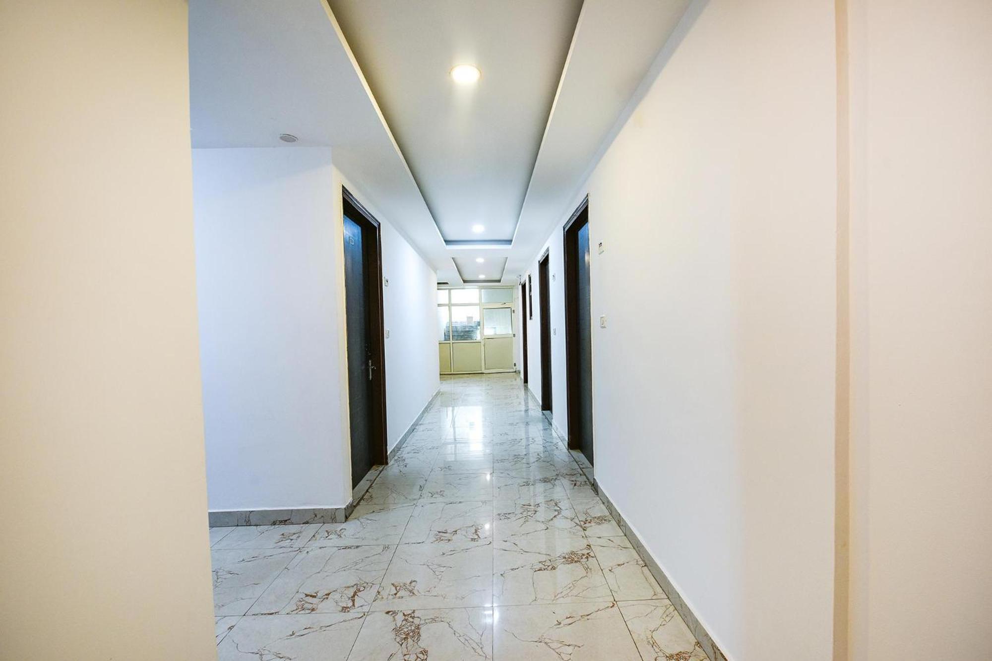 Hotel City Liit Delhi Airport Нью-Дели Экстерьер фото
