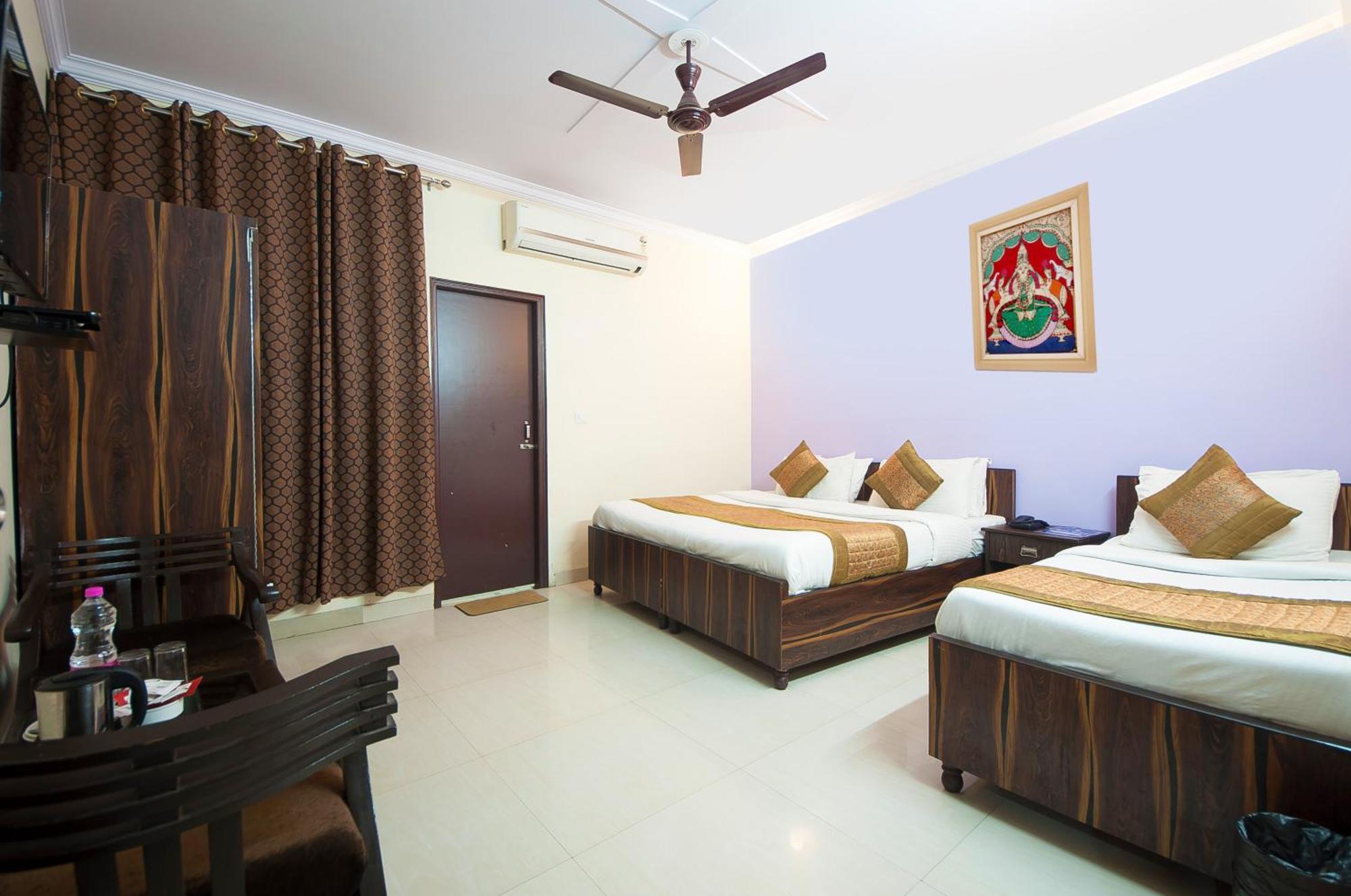 Hotel City Liit Delhi Airport Нью-Дели Экстерьер фото