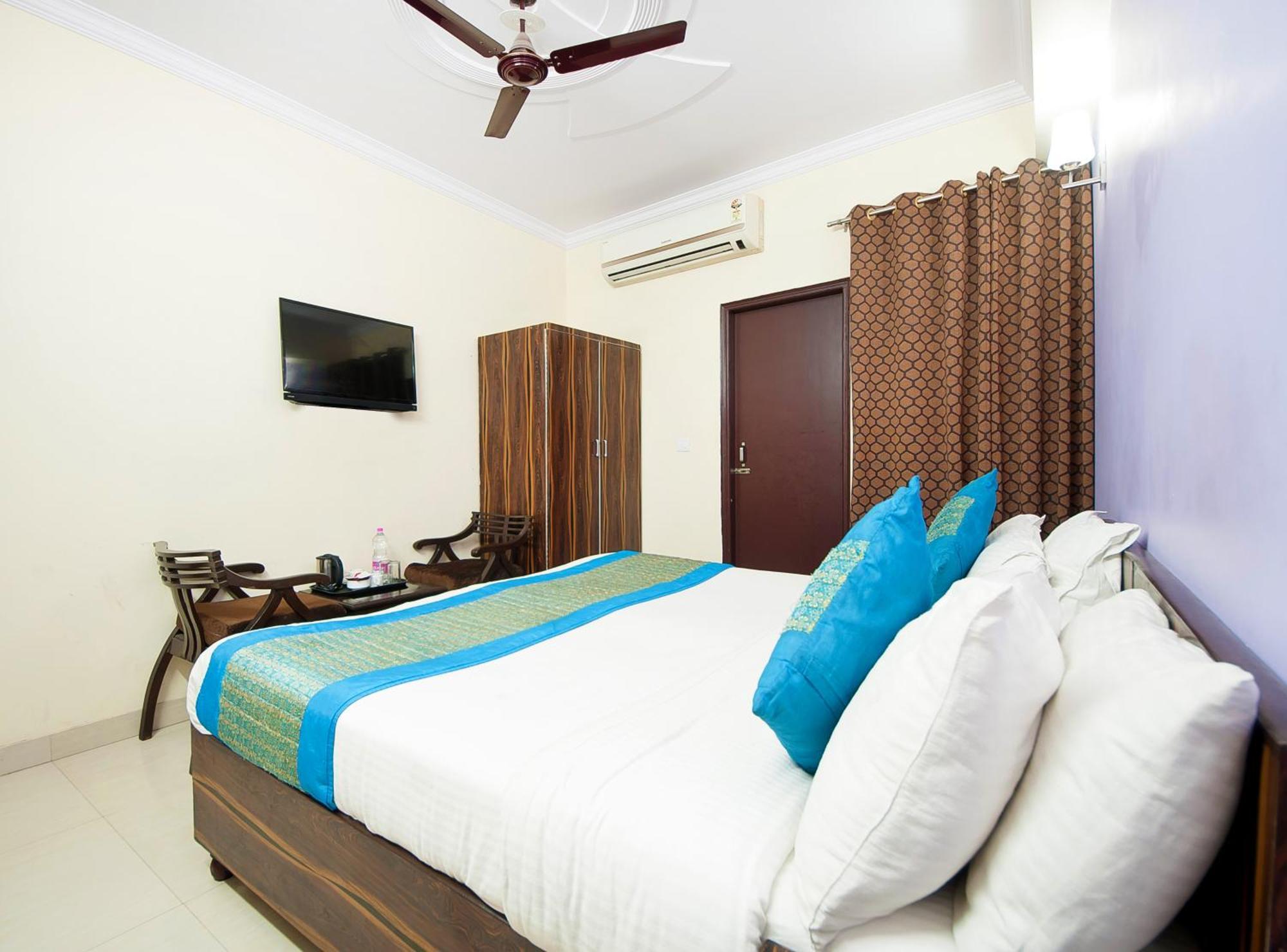 Hotel City Liit Delhi Airport Нью-Дели Экстерьер фото